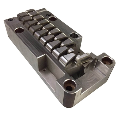 S136 CNC লেদ মেশিন যন্ত্রাংশ মূল্যবান ধাতু EDM ড্রিলিং ছাঁচ কোর গহ্বর